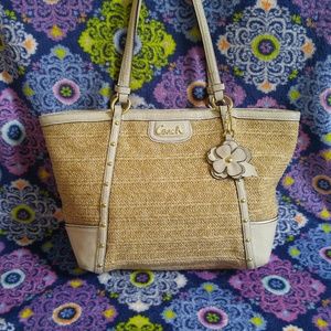 Coach straw purse flower hangtag
